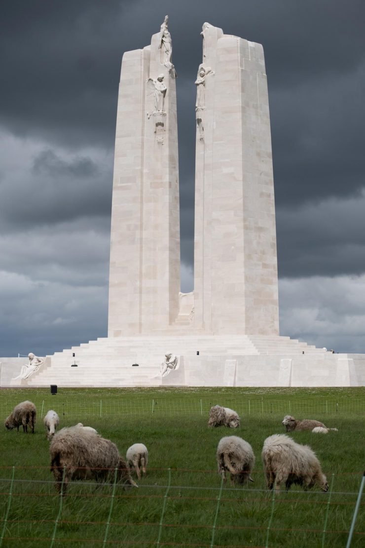 Canadian National Vimy Memorial The Canadian National Vimy Memorial in Givenchy-en-Gohelle, France, will be featured on the vertical $20 bank note.